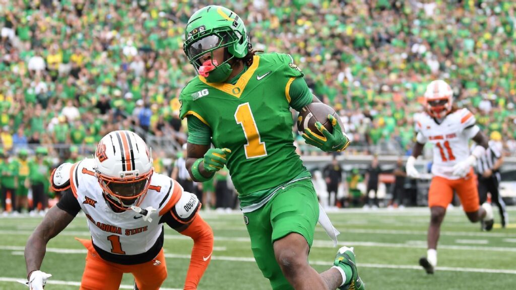 Oregon WRs Dakorien Moore, Gary Bryant Jr. Out for Upcoming USC Game