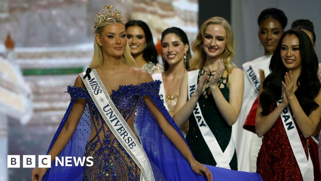 Two Miss Universe Judges Resign Amid Scandal, One Alleges Contest Was Rigged