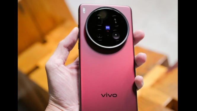 Vivo X300 Ultra Global Unveiled: Ready to Challenge Galaxy S26 Ultra with Premium Features?