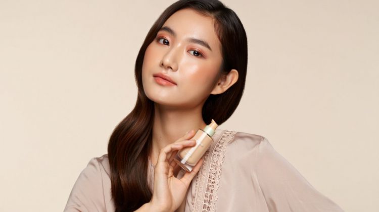 10 Best Makeup Products for Instantly Radiant, Glowing Skin Without Hassle