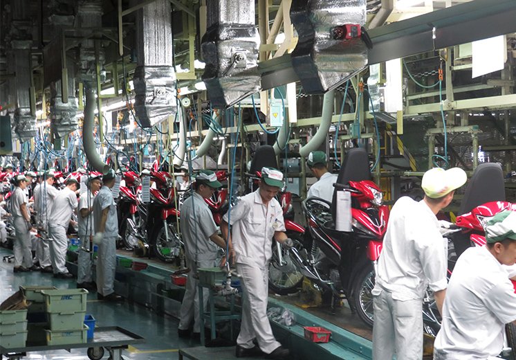 Japan Warns Vietnam About Potential Impact of Hanoi’s Upcoming Gasoline Motorbike Ban