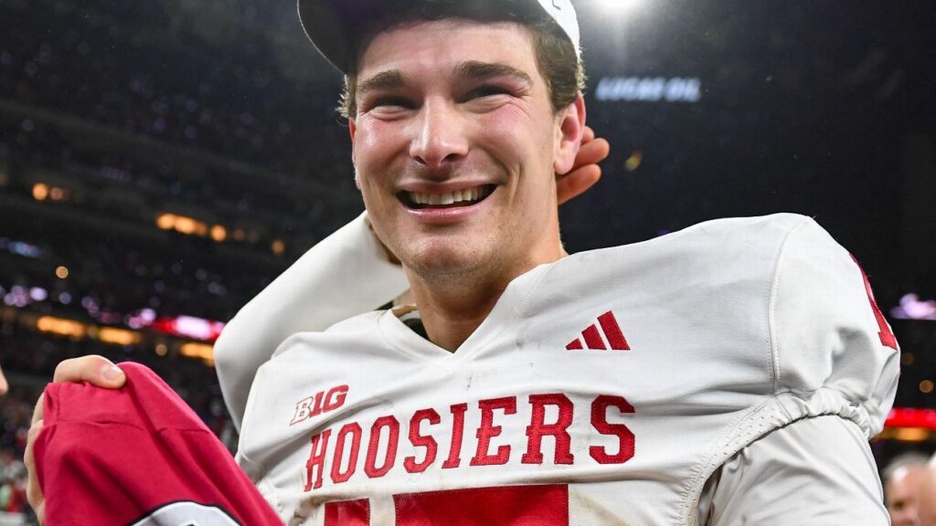 Indiana QB Fernando Mendoza Earns AP Player of Year Honor for Outstanding Performance
