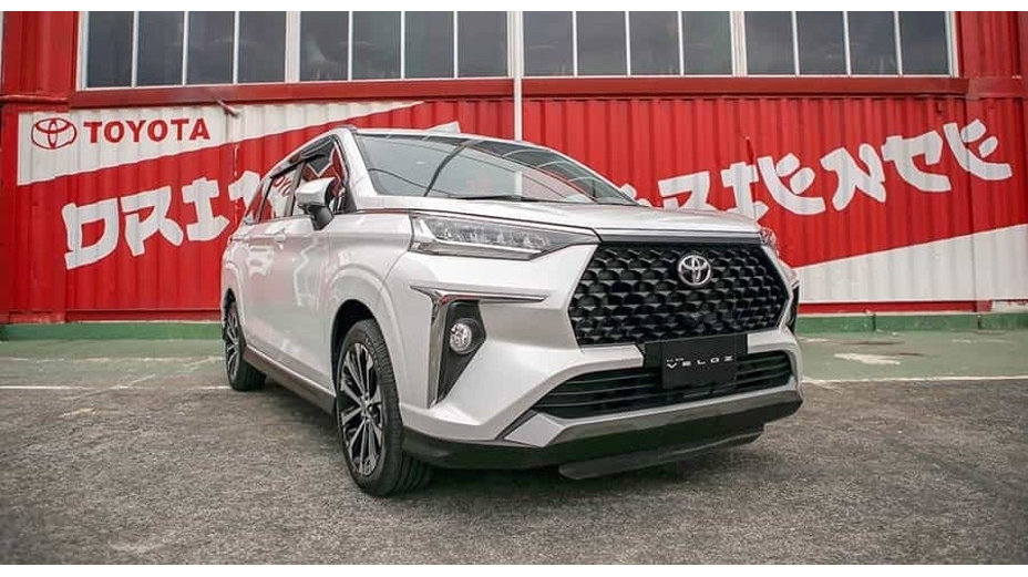 8 Top Toyota Cars for Long Road Trips: Reliable & Comfortable Choices for Your Journey