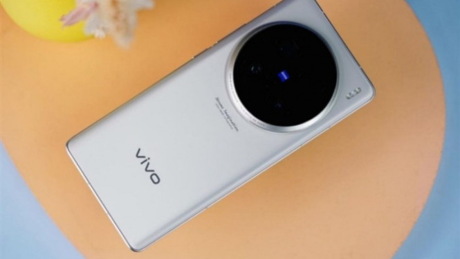 Vivo X300 Ultra Set to Rival Galaxy S25 Ultra: Unveiling Its Key Features and Strengths