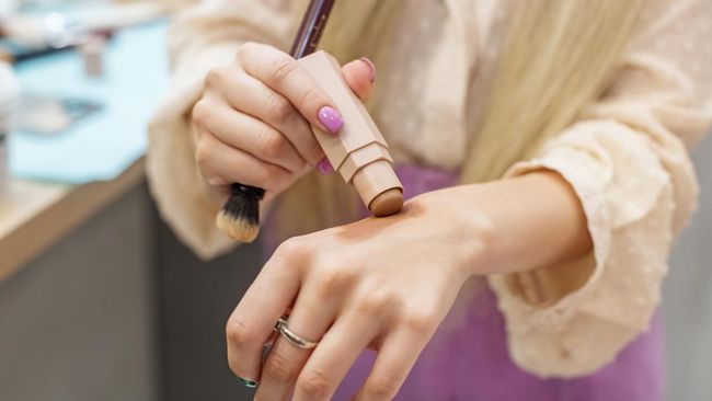 7 Best Bronzers for Beginners and Medium Skin Tones: Top Picks for a Natural Glow