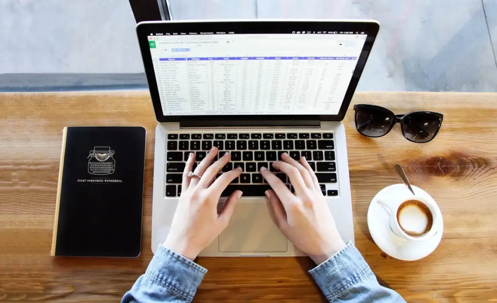 7 Essential Tips for Choosing a Remote Work Laptop to Boost Productivity and Avoid Regret