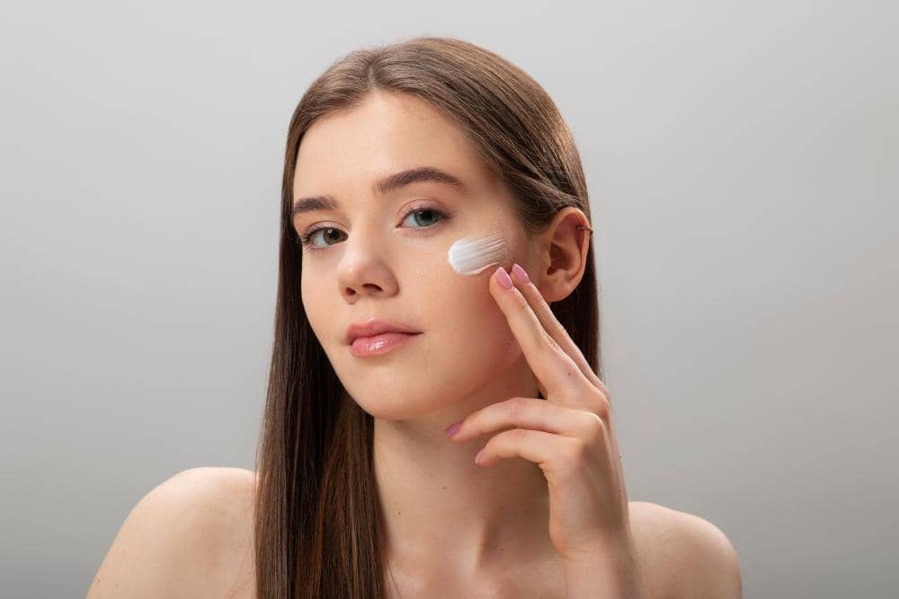 7 Best Moisturizers for Over 40 to Reduce Fine Lines and Wrinkles