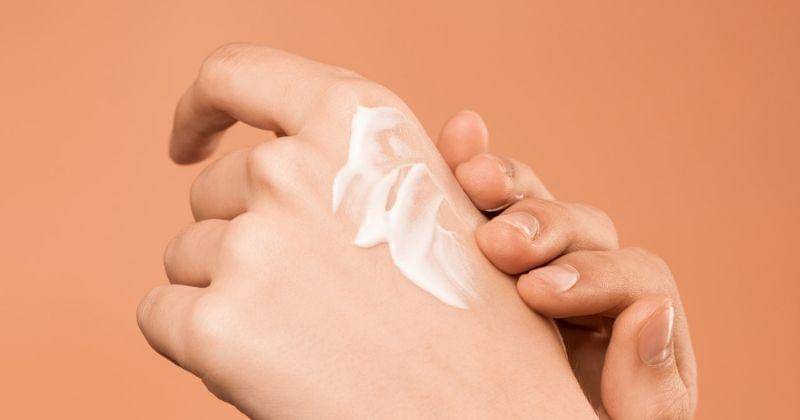 7 Best Brightening Lotions for Pregnant Moms: Safe and Dermatologist-Recommended Choices
