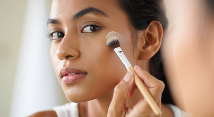 7 Best Skin Tints for a Glowing No Makeup Makeup Look: Expert Recommendations for Radiant Skin