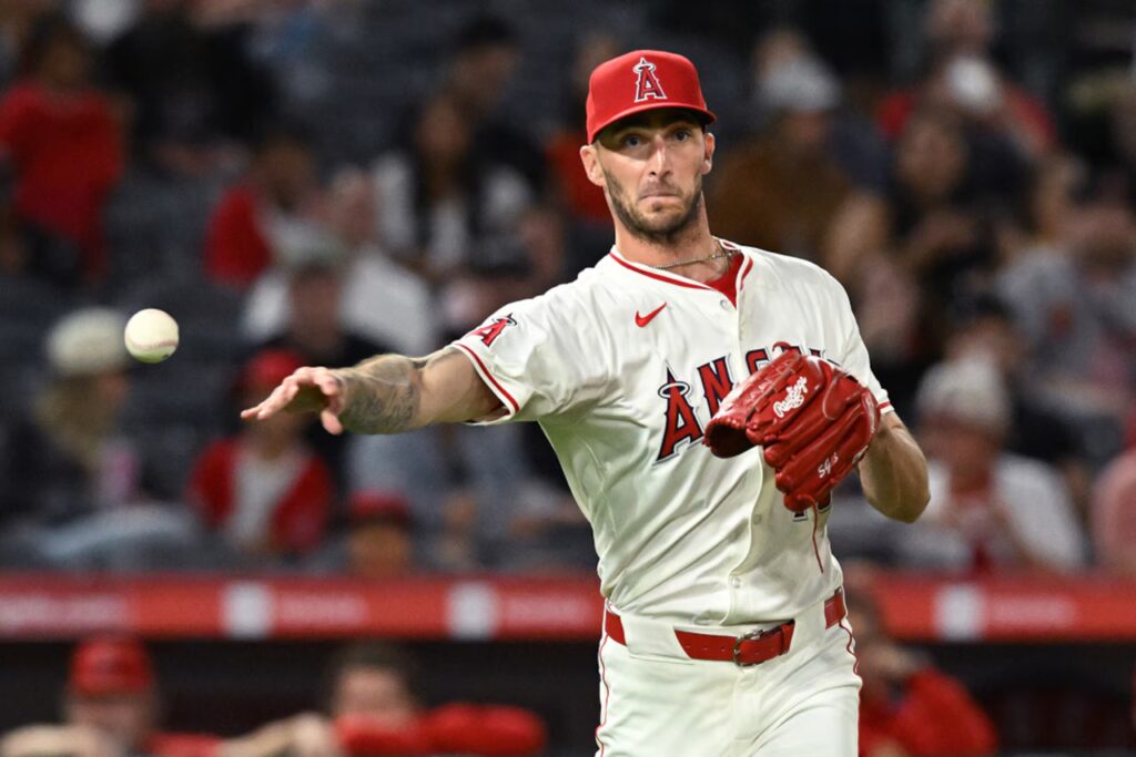 Guardians Ink Veteran Free Agent Reliever to Major League Contract Ahead of Season