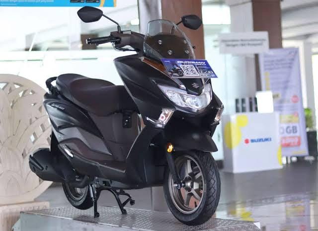 All New Suzuki Burgman 125 ADX: Premium Maxi Scooter with Modern Maxi Design