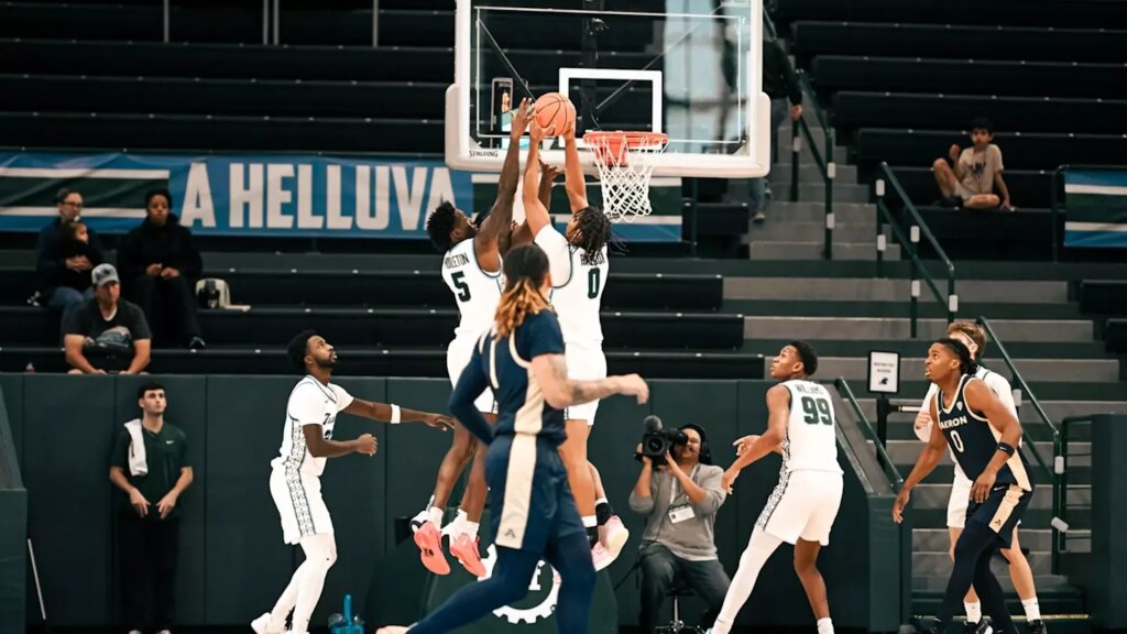 Tulane Men's Basketball Begins Conference Matchup on the Road Against East Carolina