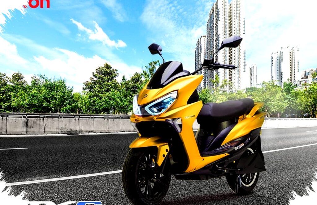 Polytron Fox S Disrupts Urban Mobility, Affordable Electric Scooter with Auto Reverse and Battery Rental Advantage