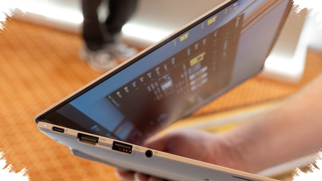 Asus ExpertBook Ultra Packs 0.99 Kg Strength, Yet Survives Drops, Water, and Heavy Pressure