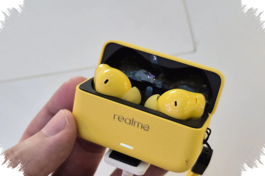 Candy Box Design Meets 50 dB ANC, Realme Buds T500 Pro Lands At Around Rp 500,000