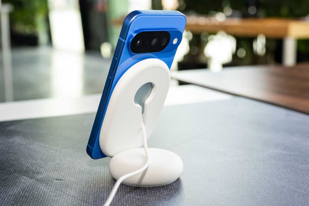 Qi2.2 Pushes Wireless Charging Closer To Cable Speeds, But Only New Phones Feel The Full Gain