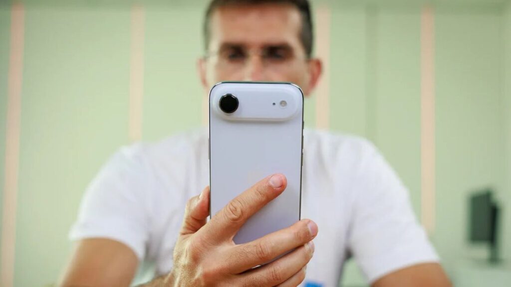 Ultra-Thin Xiaomi Phone Canceled, Battery Life And Performance Were The Deal Breakers