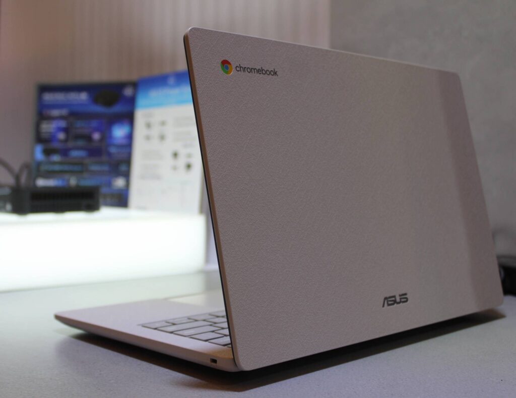 Why Forcing Windows Onto A Chromebook Often Ends In Slowdowns, Heat, And Risk