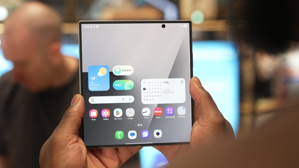 Galaxy Z Fold 8 Faces Pressure to Do More, With Rival Foldables Moving Faster