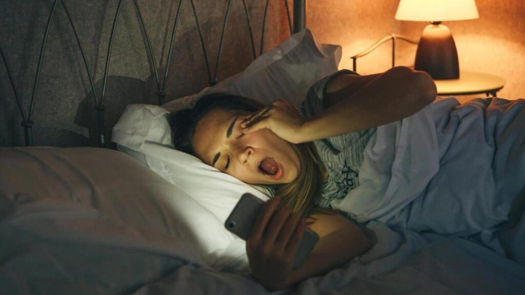 A 1-2 Hour Buffer Before Bed Could Quiet The Brain, Sleep Experts Say