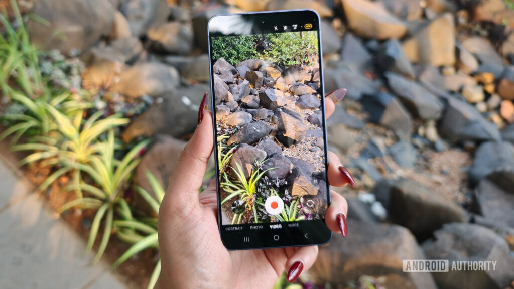 Samsung’s One UI May Have Removed Video Filters, But Workarounds Still Exist