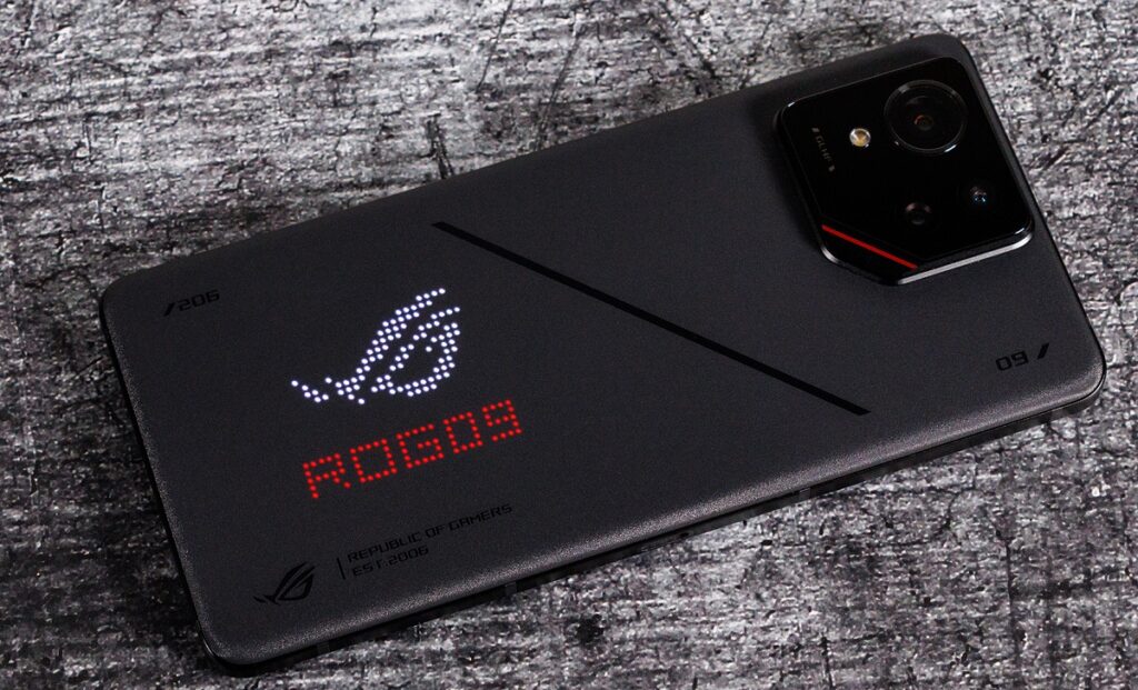 Battery Giants, Sharp AMOLED 1.5K Screens, and Faster Gaming Power Across 5 Phones