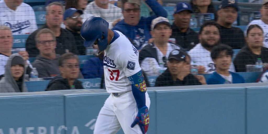 Teoscar Hernández Leaves Injured Against Rockies, Dodgers Face Another Outfield Blow