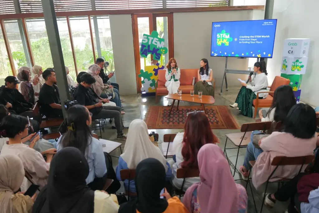 Grab Opens a Tech Career Path for Female Graduates, After Gender Gaps Persist