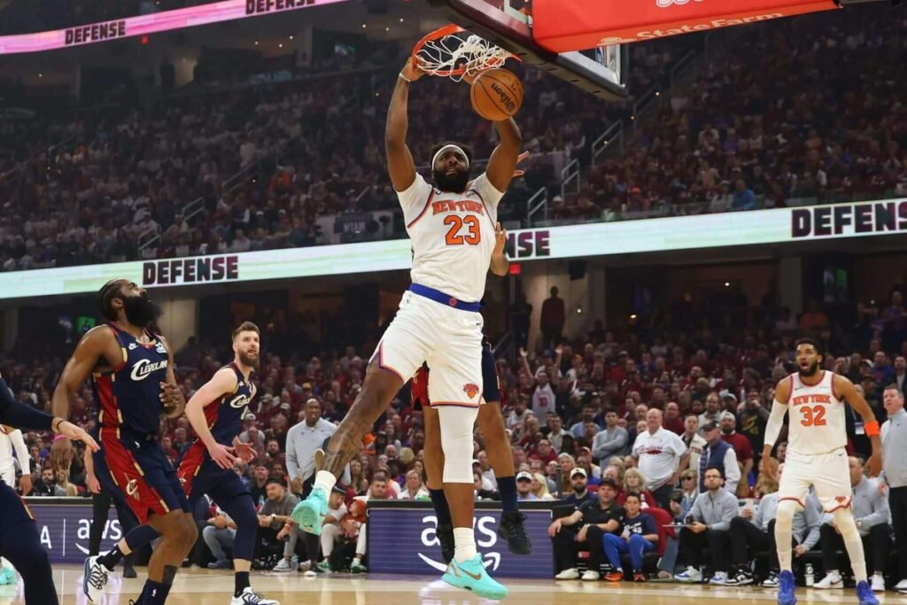 Mitchell Robinson Breaks Pinky Before The Finals, Knicks’ Frontcourt Could Take A Hit