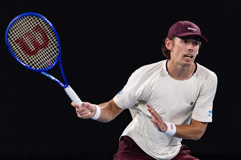 De Minaur’s 5-0 Grip Meets Menšík’s Upset Shot, French Open Clay Test Goes To The Wire