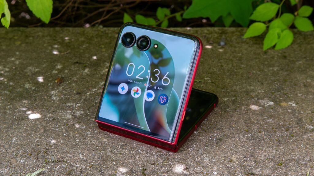 Razr Ultra 2026 Faces A Value Problem As Last Year’s Model Drops To $699.99