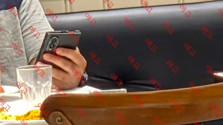 Galaxy Z Fold 8 Spotted in Public, Wider Body Signals a Major Shift for Samsung’s Fold Line