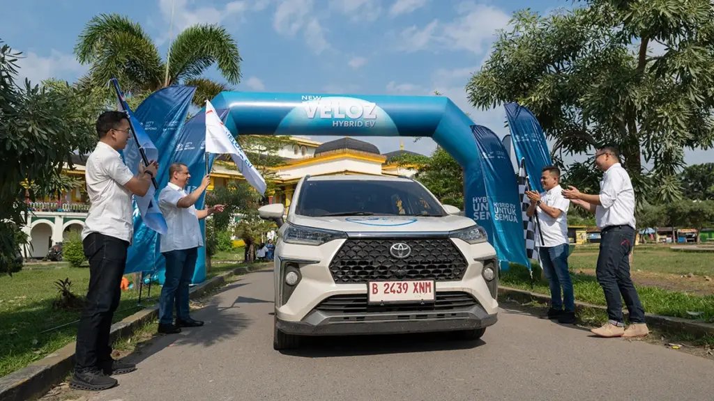 Toyota Veloz Hybrid 2026 Brings City-Friendly Efficiency and Nine Active Safety Features