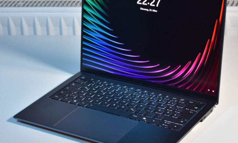Lenovo Yoga Air 14 Ultra Aura Balances 975 Grams With Up To 21 Hours Unplugged