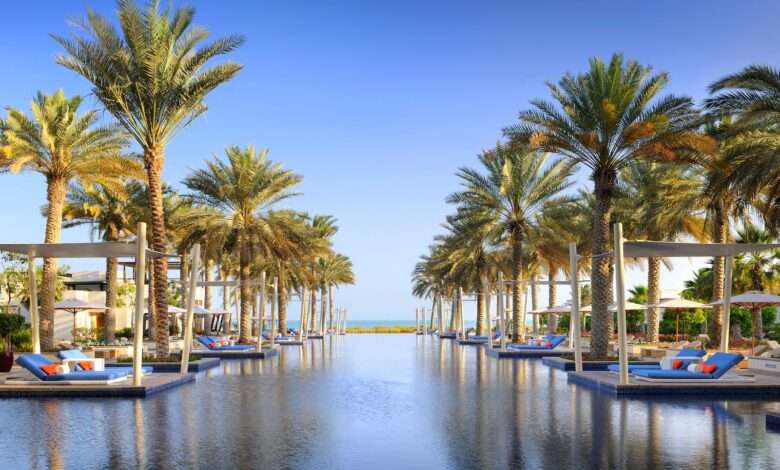 6 Gemini AI Prompts for Abu Dhabi That Make Vacation Photos Look Premium
