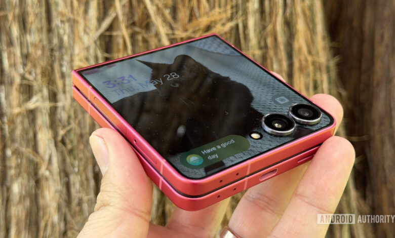 Galaxy Z Flip 8 May Split Its Chip Strategy, Snapdragon Returns to Key Markets