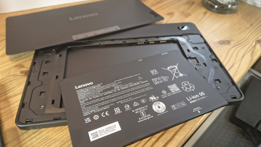 Lenovo ThinkTab X11 Breaks the Tablet Formula, Removable Battery and Battery-Free Mode Stand Out