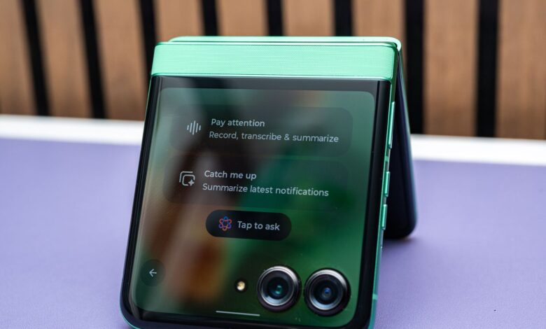 Motorola’s New Frame Match Lets You Control Holiday Photos Without Holding the Camera