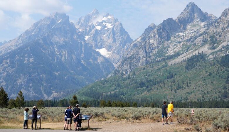 Judge Orders Trump Administration to Restore Altered National Park Signs