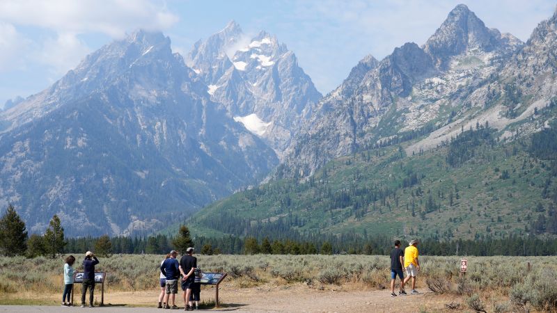 Judge Orders Trump Administration to Restore Altered National Park Signs