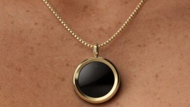 Gem, The90’s Smart Pendant That Tracks UV Exposure Before Sunscreen Runs Out