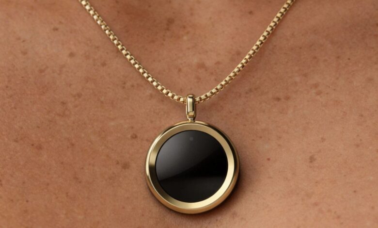 Gem, The90’s Smart Pendant That Tracks UV Exposure Before Sunscreen Runs Out