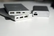 A Power Bank That Splits in Two, One Unit Can Go Straight to a Friend