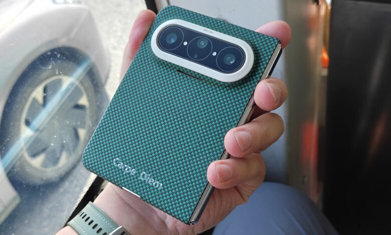 Mix Fold 5 Could Beat Xiaomi 18, HyperOS 4 May Debut on a Foldable First