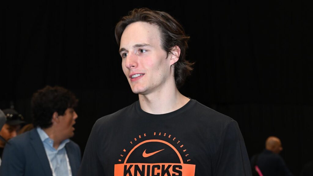 Tyler Kolek Shrugs Off Police Mix-Up At Knicks Parade, And His Reaction Says It All