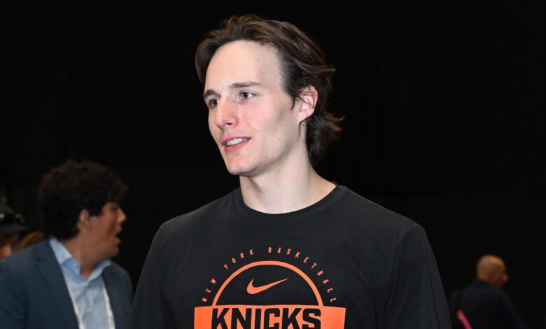 Tyler Kolek Shrugs Off Police Mix-Up At Knicks Parade, And His Reaction Says It All