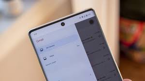 Pixel Users Hit a Strange Gmail Bug, Gemini Replaces the Reply Keyboard