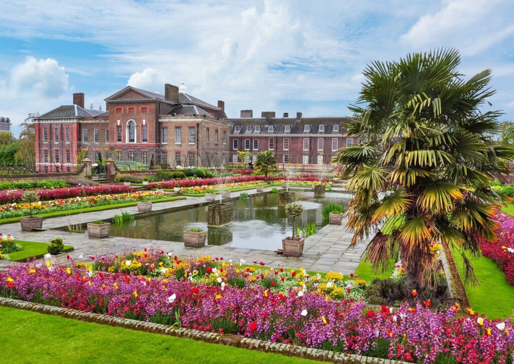 6 Gemini AI Prompts That Turn Palace Gardens Into Luxurious, Natural Portraits
