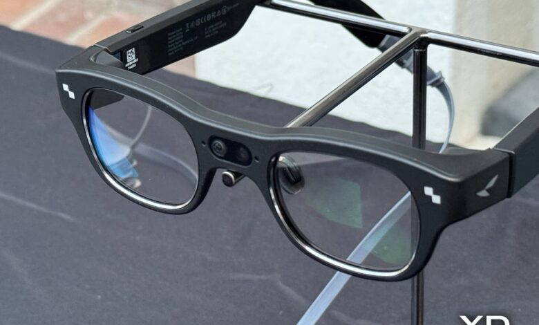 Two Smart Glasses From Shenzhen Put Battery Endurance and AI in Sharp Contrast