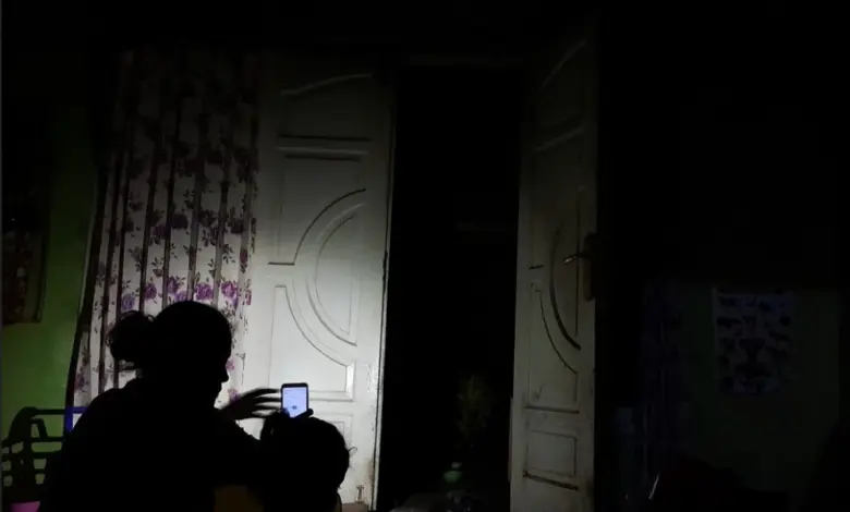 The Real Risk Comes When Power Returns, How Phones and Laptops Get Damaged